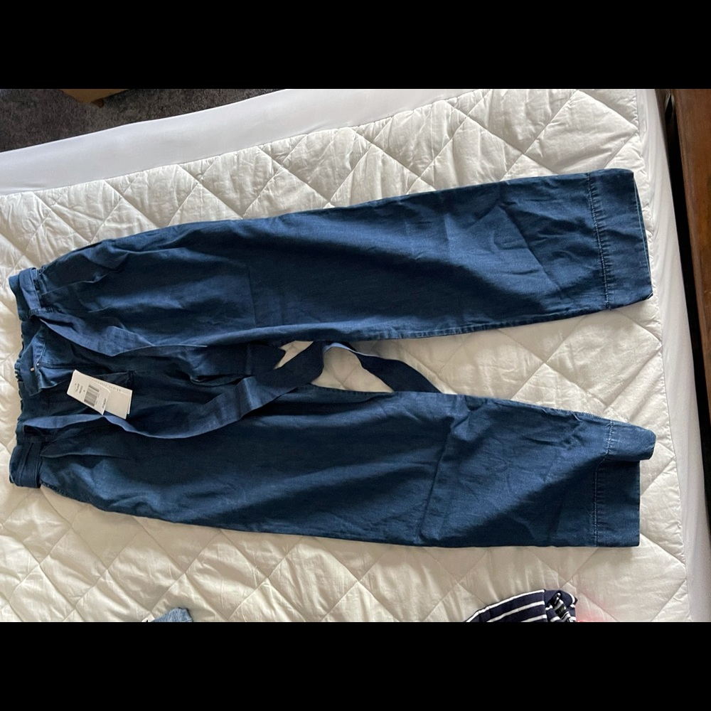 Pleated paper bag French Connection belted pants 🧺
